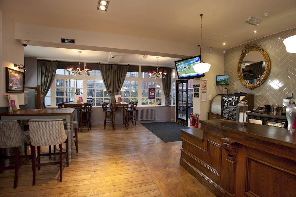 The Goddard Arms Hotel Swindon Exterior foto