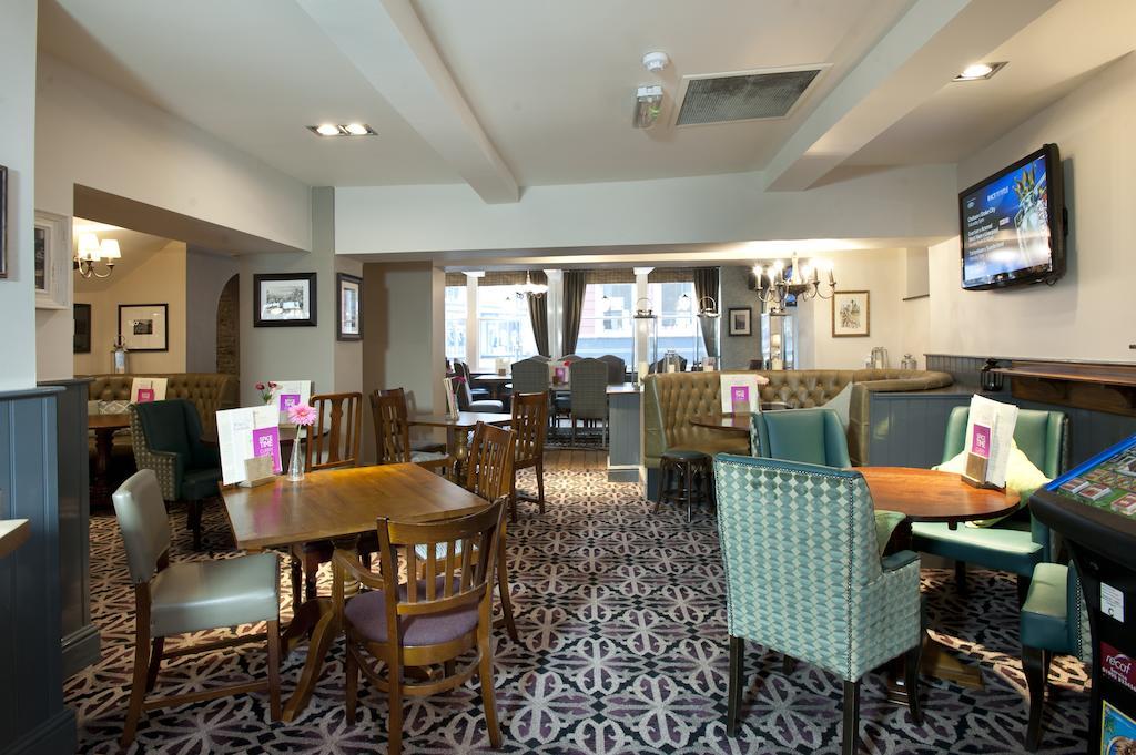The Goddard Arms Hotel Swindon Exterior foto