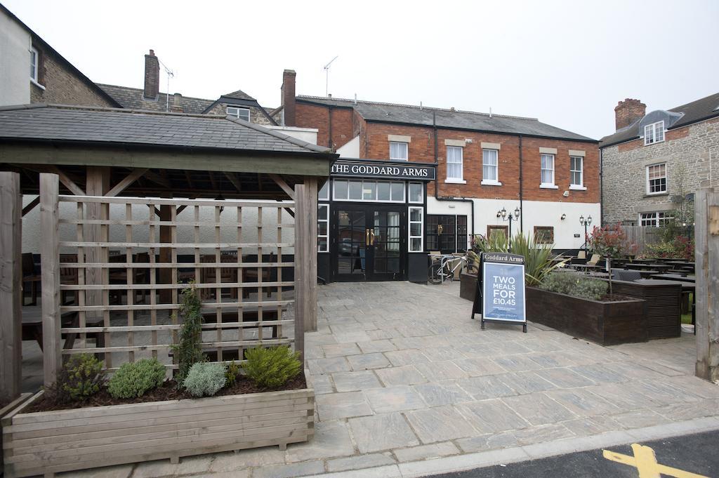 The Goddard Arms Hotel Swindon Exterior foto