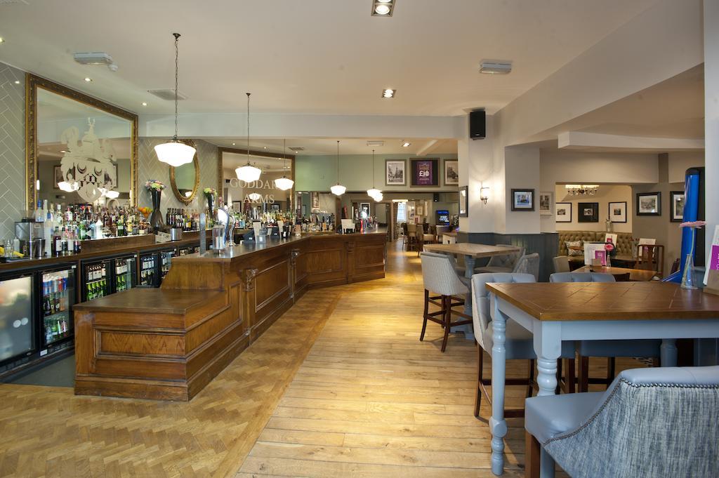 The Goddard Arms Hotel Swindon Exterior foto