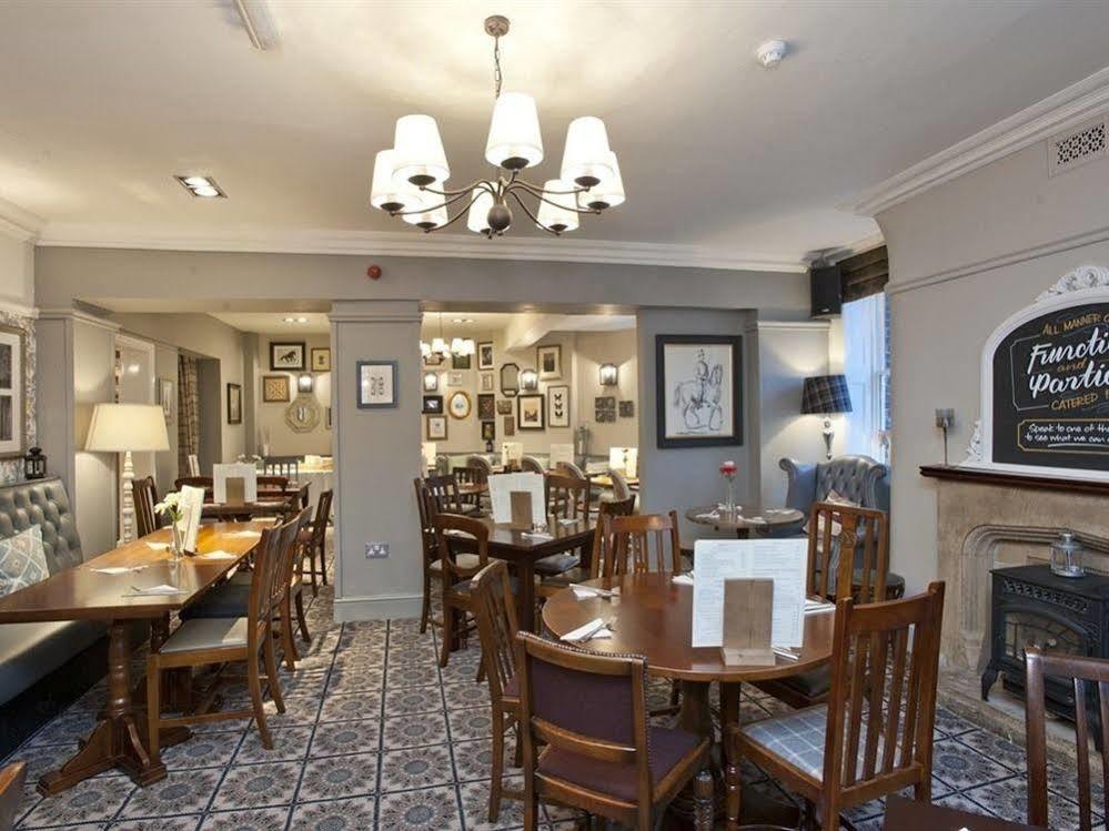 The Goddard Arms Hotel Swindon Exterior foto